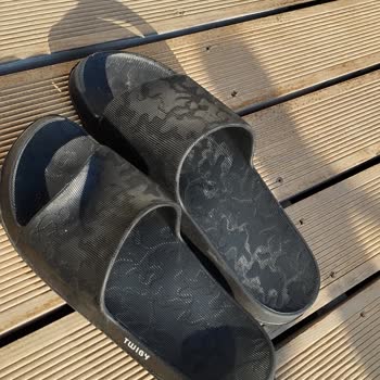 Carrefour SA'dan Alınan Twiggy Terlik Ayağımdayken Küçüldü