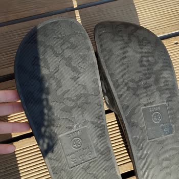 Carrefour SA'dan Alınan Twiggy Terlik Ayağımdayken Küçüldü