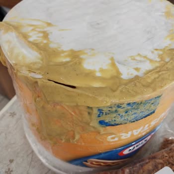 Aras Kargo, Kutuda Patlamış Hardal Kovası