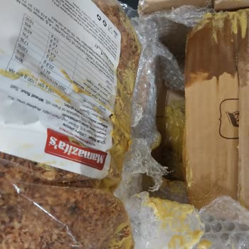 Aras Kargo, Kutuda Patlamış Hardal Kovası