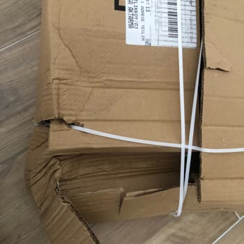 CMK Store Ayıplı Ürün Ve Kargo Firmasının Geç Teslimatı