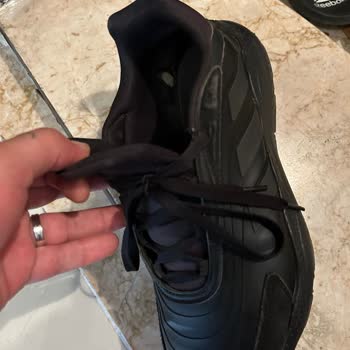 adidas Ayakkabının Çok Kısa Sürede Deforme Olması