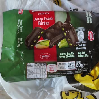 Nestle Çikolata Antep Fıstıklı Bitter Çikolatayı