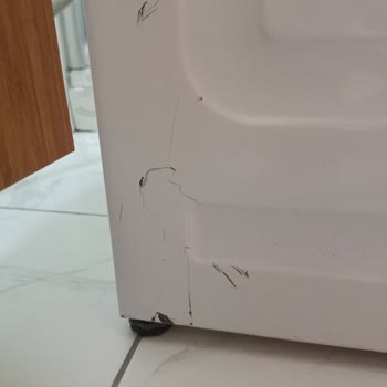 Beko Ç. Makinem Servisten Çizik Ve Paslı Halde Geldi