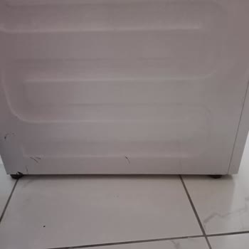 Beko Ç. Makinem Servisten Çizik Ve Paslı Halde Geldi