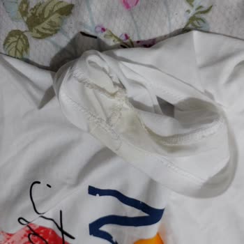 Nivea İnvisible Black&white Clear Kadın Deodorant Sarı Leke Yaptı