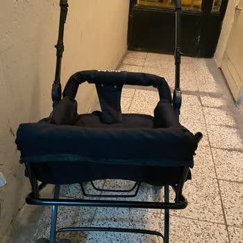 4 Baby Bebek Arabası Kullanım Esnasında Kırıldı