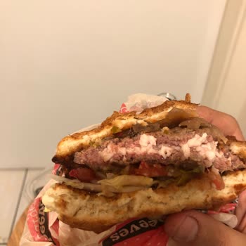 Beeves Steak Burger Bozuk Ve Kokuyor