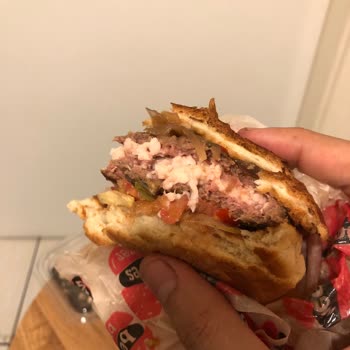 Beeves Steak Burger Bozuk Ve Kokuyor