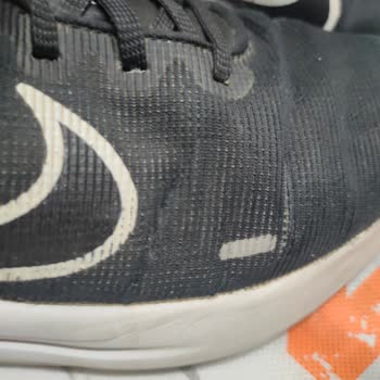 In Street Kusurlu Ayakkabıyı Kabul Etmiyor