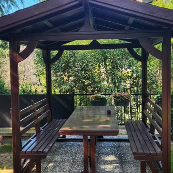 Günsoy Orman Ürünleri Yeni Yapılmış Kameriyede Problemli Ahşap Kullanımı