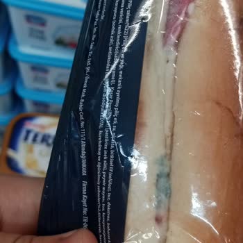 BİM'de Satılan Küflü Sandviçler