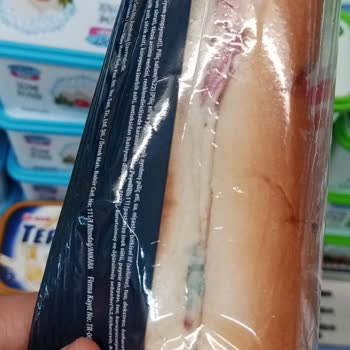 BİM'de Satılan Küflü Sandviçler