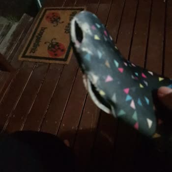 LC Waikiki Deniz Ayakkabısı Yırtıldı
