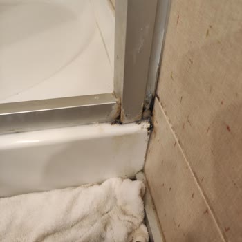 Karya Family Resort Oda Çok Bakımsız Her Şey Arızalı