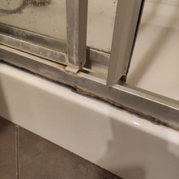 Karya Family Resort Oda Çok Bakımsız Her Şey Arızalı