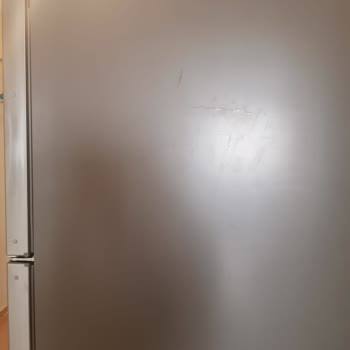 Media Markt Derin Çizikli Kusurlu Ürün,