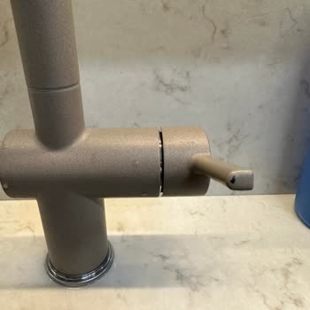 Franke Musluğun Tutma Yerinde Soyulma