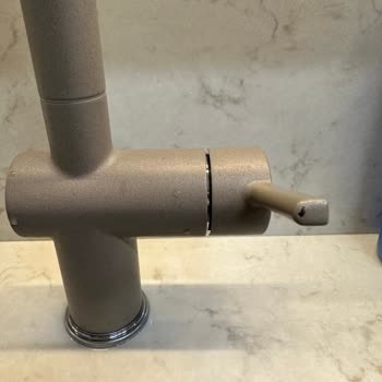 Franke Musluğun Tutma Yerinde Soyulma