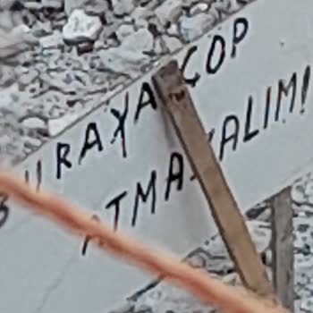 Avcılar Belediyesi Yıkılmış Bir Binanın Yerini Çöplük Olarak Kullanan Komşular