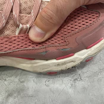 The North Face Spor Ayakkabının Yırtılması