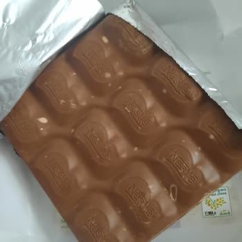 Nestle Damak Fıstıklı Çikolata Bozuk Çıktı