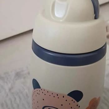 Tommee Tippee Suluk Koku Yapıyor