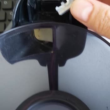 Bosch Şarjlı Süpürge Toz Haznesi Tırnağı Kırıldı