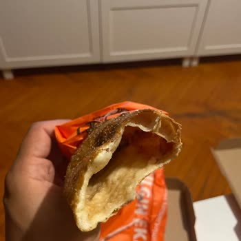 Little Caesars Little Caesar's Reklamdakinden Farklı Ürünler Gönderiyor