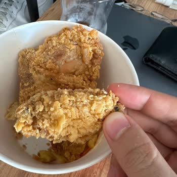 Popeyes Tavuk Kılları Alınmamış