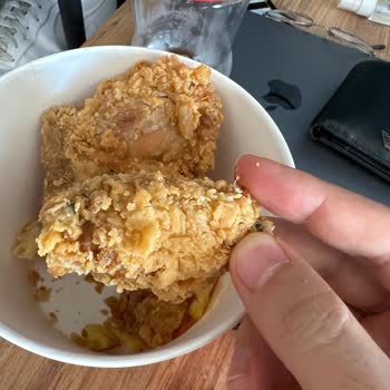 Popeyes Tavuk Kılları Alınmamış