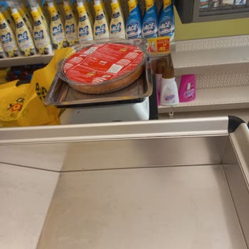 Küflenmiş UNO Anadolu Pasta Altı