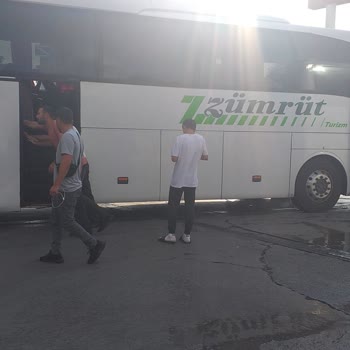 İlgisiz Ve Can Güvenliği 2. Planda Olan Zümrüt Turizm Yolculuğu