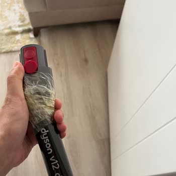 2 Ayda Süpürge Sapı Çıkan Dyson V12