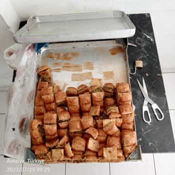 Baklavacı Şemsettin Astor Firması Gelen Tatlılar Hepsi Bozuldu