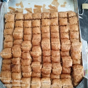 Baklavacı Şemsettin Astor Firması Gelen Tatlılar Hepsi Bozuldu