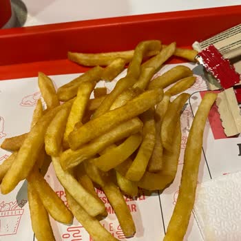 KFC Yemek Sıcak Değil Eksik