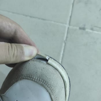 Slazenger Spor Ayakkabısının Tabanında Yarılma