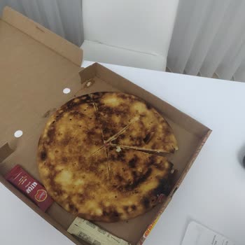Pasaport Pizza Yanmış Pizza Yenmeyecek Durumda