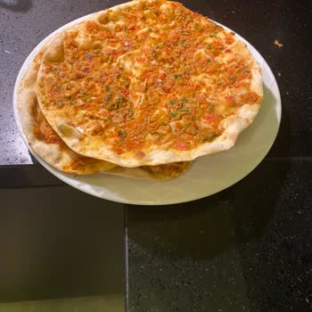Şok Marketler Lahmacun By Taze Satılmasın