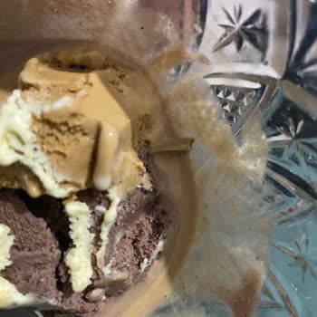 Carte d'Or Dondurma İçerisinden Kemik Çıktı