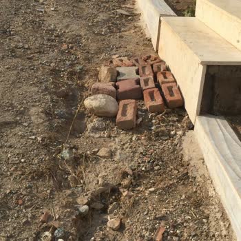 Seferihisar Belediyesi Belirli Bir Sokakta Bozuk Yol Ve Kaldırım Sorunu