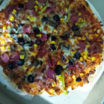 PizzaLazza Küçükçekmece Isırılmış Pizza Ve Mağduriyet