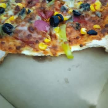 PizzaLazza Küçükçekmece Isırılmış Pizza Ve Mağduriyet