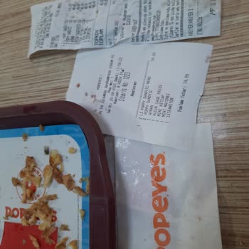 Popeyes Kabuğu Soyulmamış Patates Kızartması Sunumu