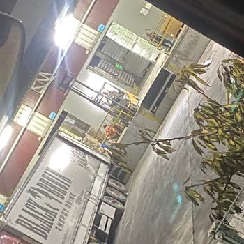 Oğuz Gıda: Saatlerce Bekledim, İlgisiz Elemanlar