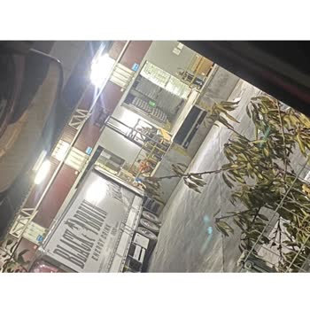 Oğuz Gıda: Saatlerce Bekledim, İlgisiz Elemanlar