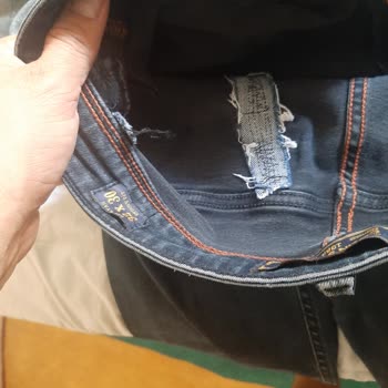 Colin's Kot Pantolon Yırtıklar