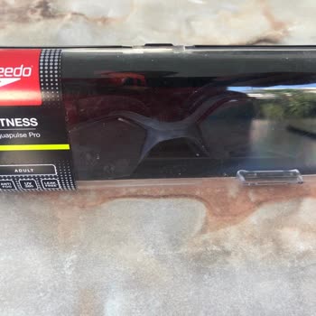 Kuşadası AVM Sarı Yıldız'da Satılan Speedo Deniz Gözlüğünün Sahibi Kim