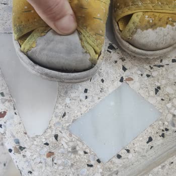 Vicco Sandaletimin Burun Kısmı Açıldı Ve Soyuldu